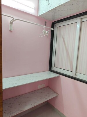 Room in 1.5 BHK Apartment at Gami Jade, Vashi Sector 26 – for Rent