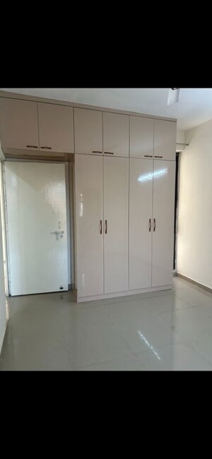 Room in 2 BHK Apartment at Conscient Habitat Prime, Sector 99a – for Rent