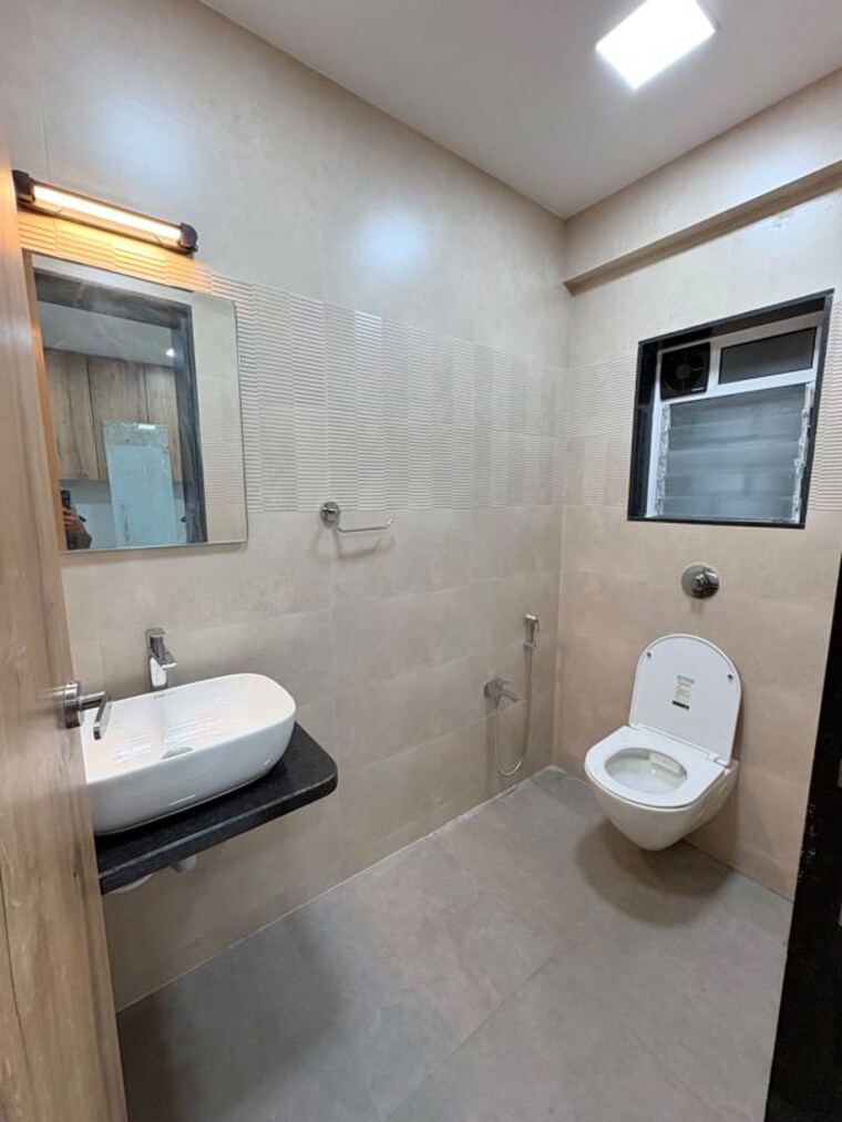 Bathroom, raheja-arcade Commercial Office Space 610 Sq.Ft. In Cbd Belapur Sector 11 Navi Mumbai 10466017
