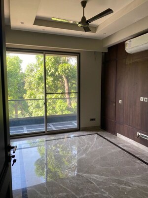 Room in 3 BHK Builder Floor at Kalkaji – for Rent