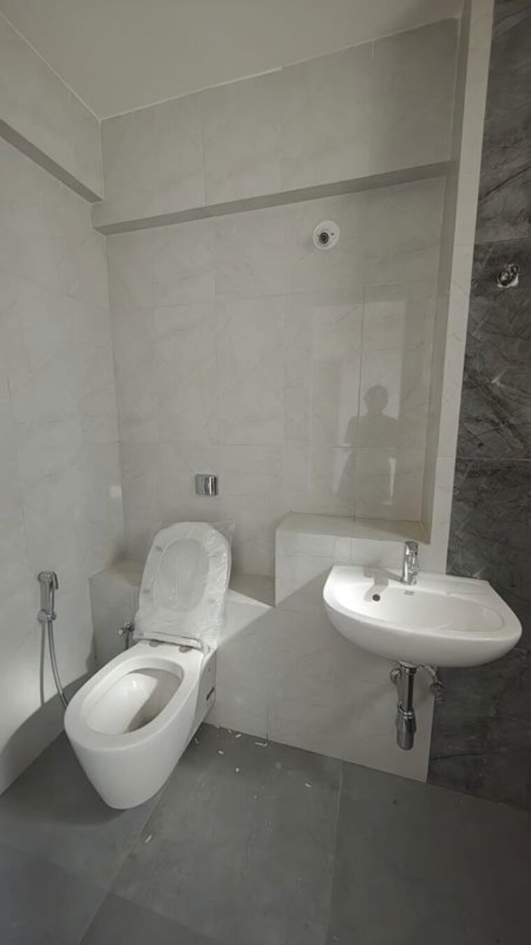Bathroom, the-baya-central 1 Bedroom 700 Sq.Ft. Apartment In Lower Parel Mumbai 10466090