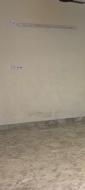 Plot Area in 1.5 BHK Independent House at RWA Apartments Sector 26, Sector 26 – for Rent
