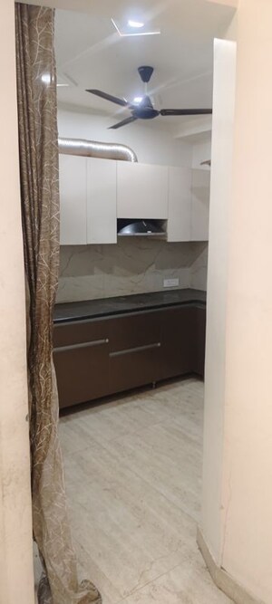 Bathroom in 4 BHK Builder Floor at Unitech Deerwood Chase, Nirvana Country – for Rent
