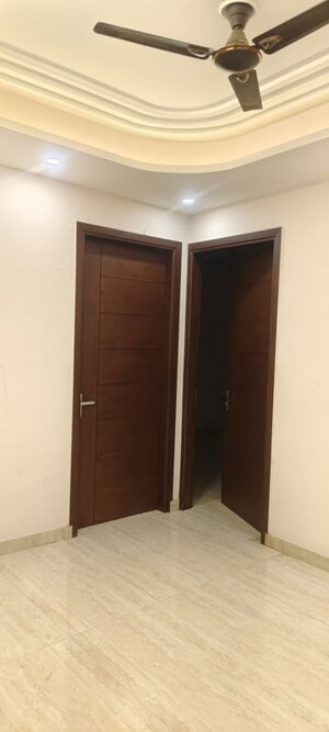 Room in 4 BHK Builder Floor at Unitech Deerwood Chase, Nirvana Country – for Rent