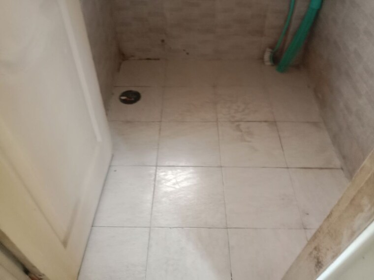 Bathroom, ulwe sector 19 1 Bedroom 650 Sq.Ft. Apartment In Ulwe Sector 19 Navi Mumbai 10466139