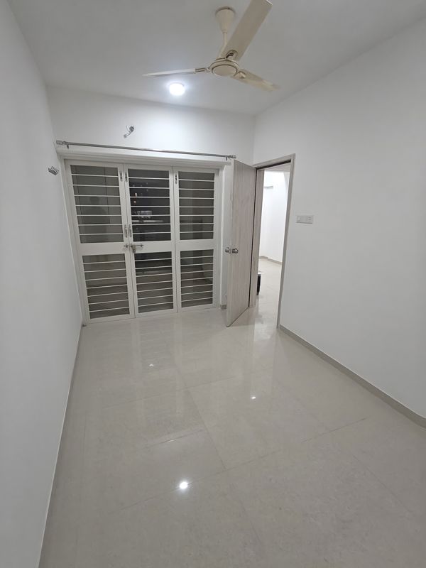 2 BHK 800 Sq.Ft. Apartment in Kolte Patil R1 Life Republic