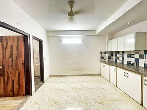 Room in 1 BHK Apartment at Saket – for Rent