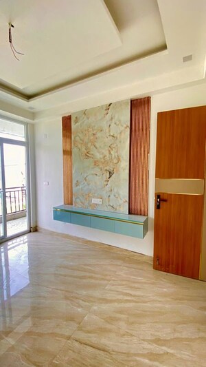 Room in 2 BHK Apartment at Aimnabad – for Sale