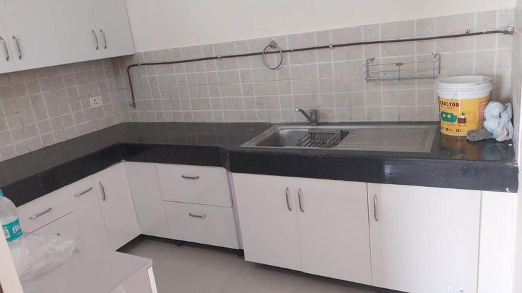 Kitchen, ramprastha-city-the-edge-towers 2 Bedroom 1380 Sq.Ft. Apartment In Sector 37d Gurgaon 10466226