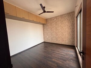 Room in 2 BHK Apartment at Paradise Sai Symphony, Kharghar – for Rent
