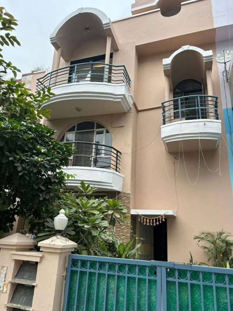 Exterior View, sushant lok iii 3 Bedroom 1500 Sq.Ft. Builder Floor In Sushant Lok Iii Gurgaon 10466254