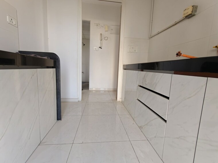 Bathroom, godrej-emerald 3 Bedroom 927 Sq.Ft. Apartment In Ghodbunder Road Thane 10466241