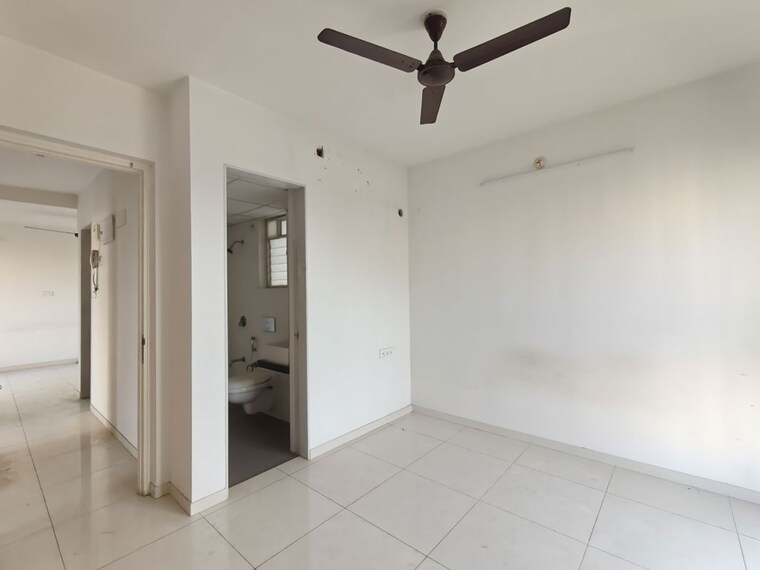 Room, godrej-emerald 3 Bedroom 927 Sq.Ft. Apartment In Ghodbunder Road Thane 10466241