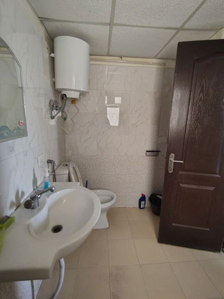 Bathroom, aims-golf-avenue-i 3 Bedroom 1455 Sq.Ft. Apartment In Sector 75 Noida 10466271