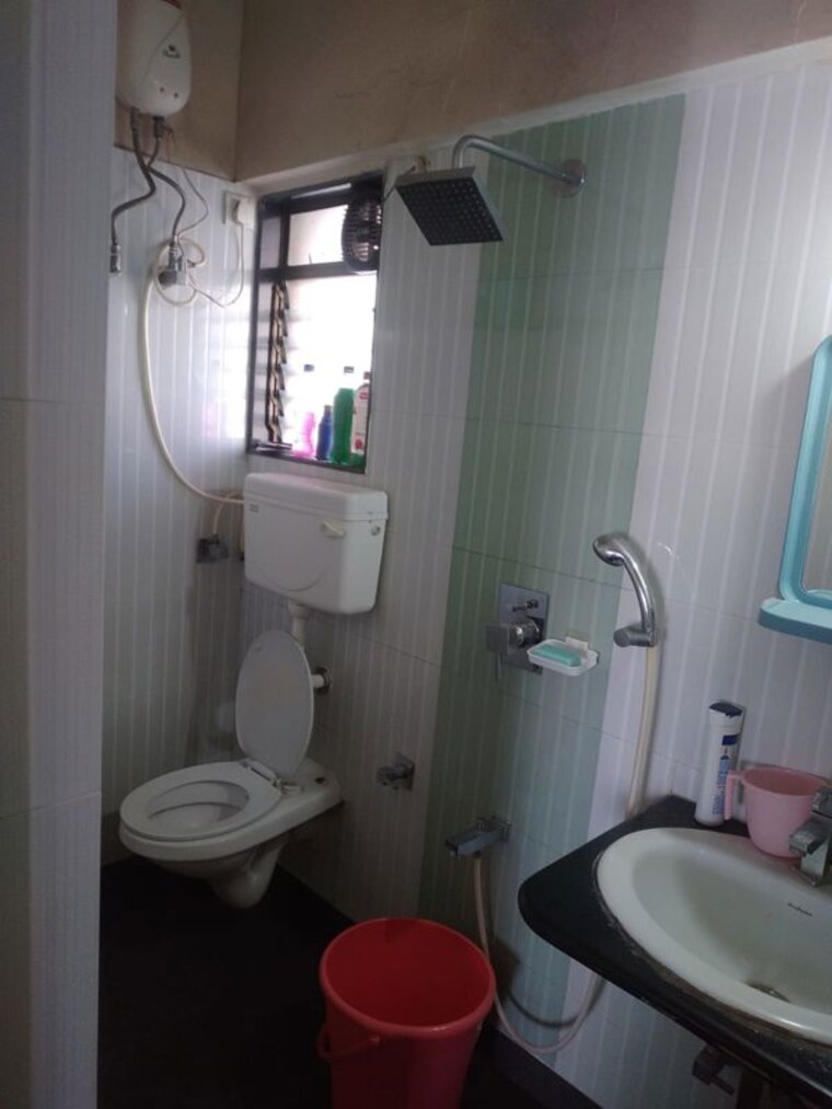 Bathroom, paranjape-schemes-royal-court 2 Bedroom 786 Sq.Ft. Apartment In Andheri East Mumbai 10466273