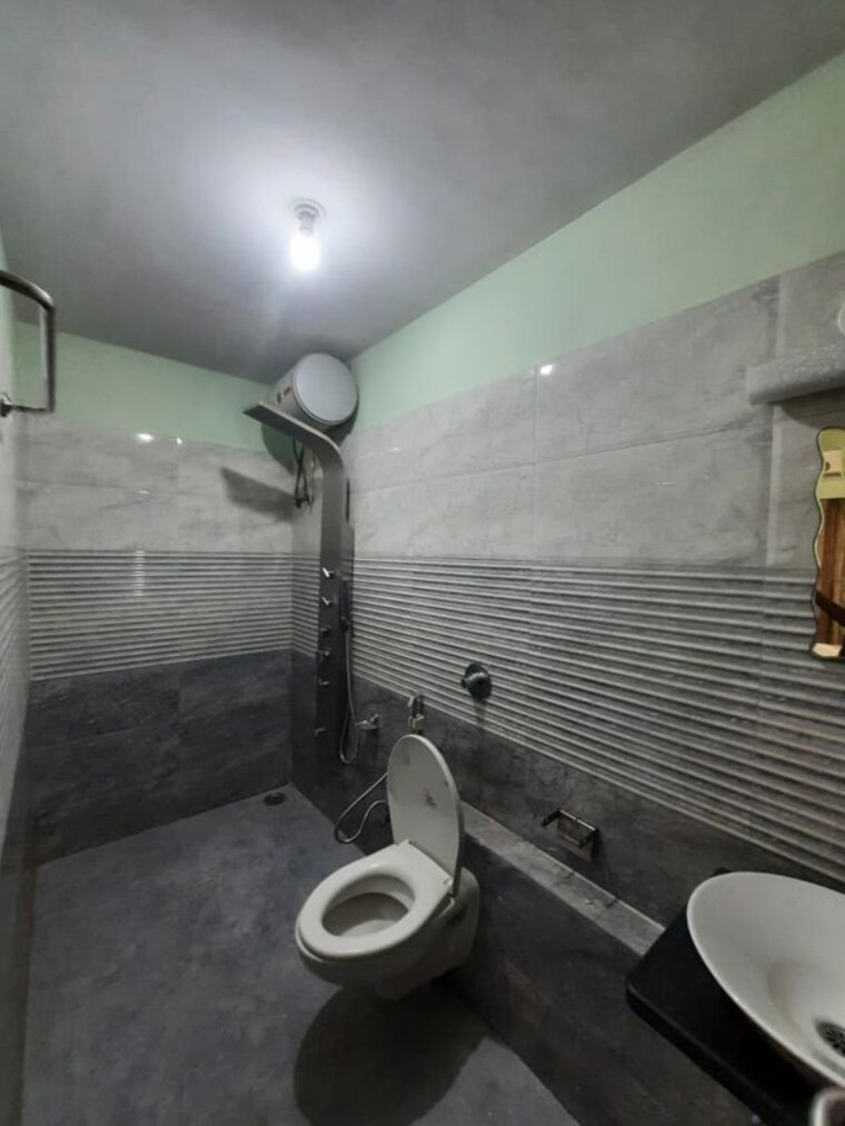 Bathroom, sethia-grandeur 2 Bedroom 700 Sq.Ft. Apartment In Bandra East Mumbai 10466274
