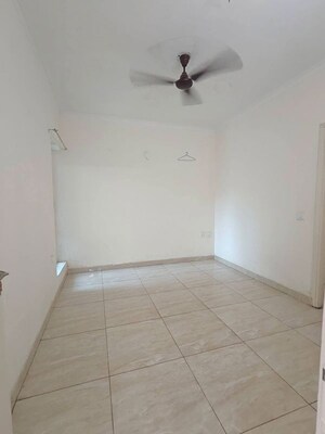 Room in 3 BHK Apartment at Paramount Emotions, Sector 1 Greater Noida – for Rent