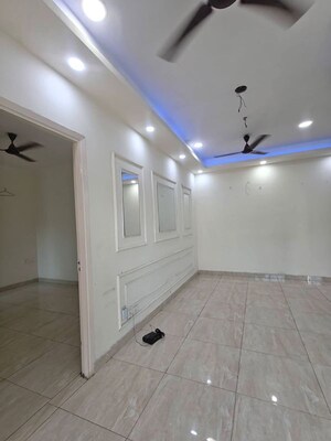 Bathroom in 3 BHK Apartment at Paramount Emotions, Sector 1 Greater Noida – for Rent
