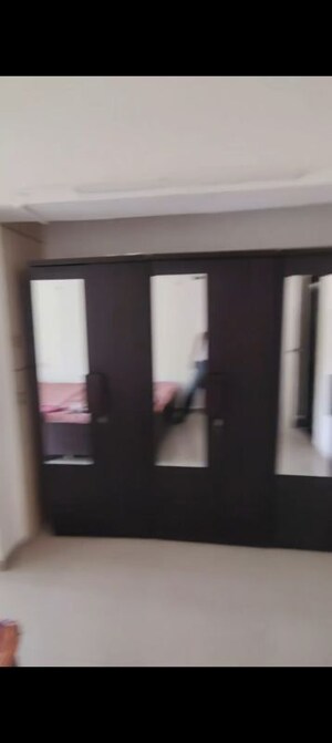 Room in 2 BHK Apartment at Ashish CHS Vile Parle West, Vile Parle West – for Rent