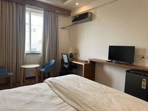 Bedroom in  Pg at Dlf City Phase 3 – for Rent