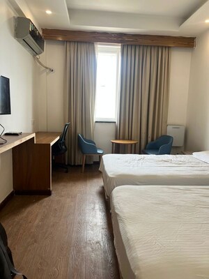 Bedroom in  Pg at Dlf City Phase 3 – for Rent