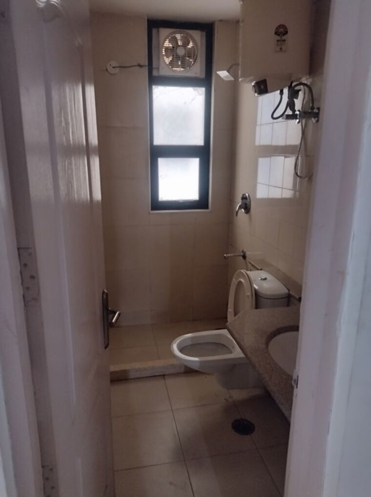 Attached Bathroom, unitech-habitat 3 Bedroom 2111 Sq.Ft. Apartment In Pi Greater Noida Greater Noida 10435608
