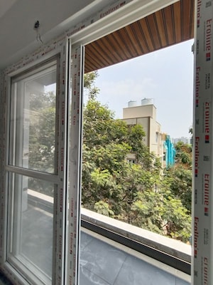 Balcony in 2 BHK Builder Floor at Reliable Layout – for Rent