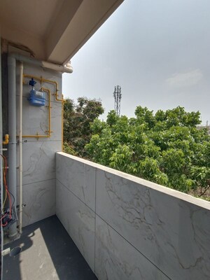 Balcony in 2 BHK Builder Floor at Reliable Layout – for Rent