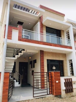  Villa For Sale in Mundur