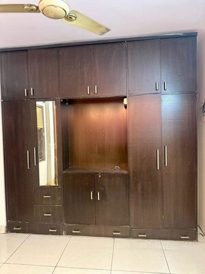 Furnished Amenities in 2 BHK Builder Floor at Lajpat Nagar – for Rent