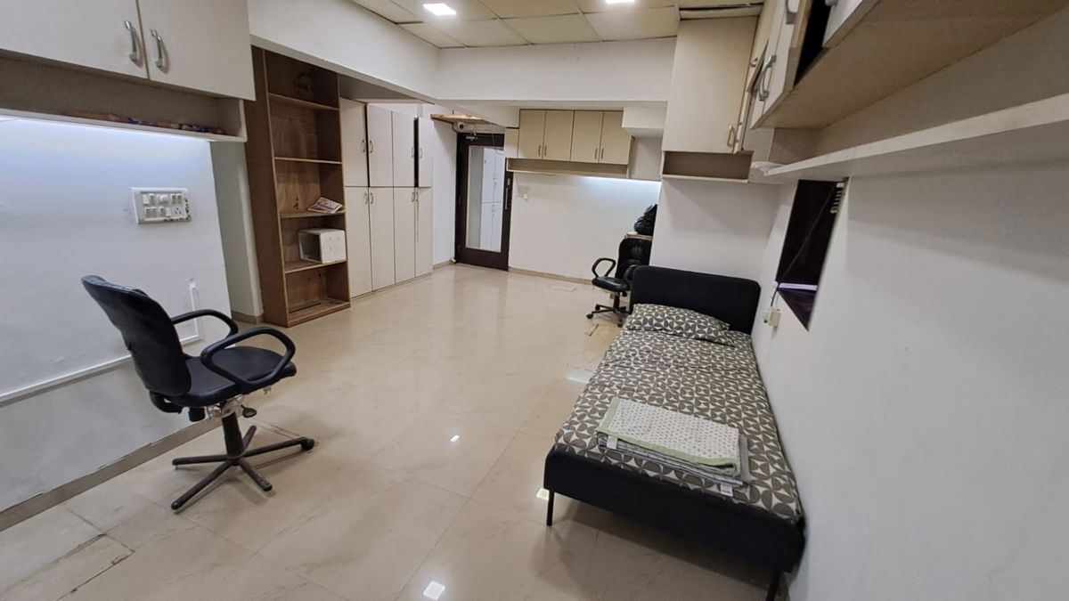 2 BHK 1000 Sq.Ft. Apartment in Poonam Apartments Worli