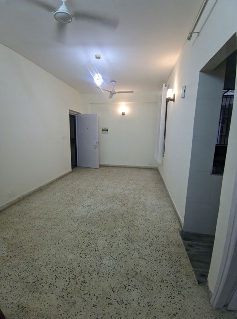 Room, eros-southend-apartments 2 Bedroom 827 Sq.Ft. Apartment In Charmwood Village Faridabad 10466320