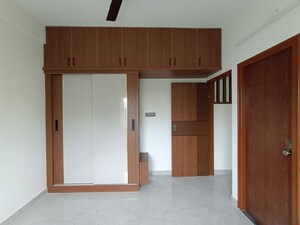 Room in 2 BHK Builder Floor at Harlur – for Rent