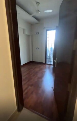 Room in 3 BHK Builder Floor at Dlf Cyber City – for Sale