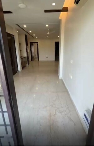  3 BHK Builder Floor at Dlf Cyber City – for Sale