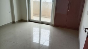 Room in 2 BHK Apartment at Tata Eureka Park, Sector 150 – for Rent