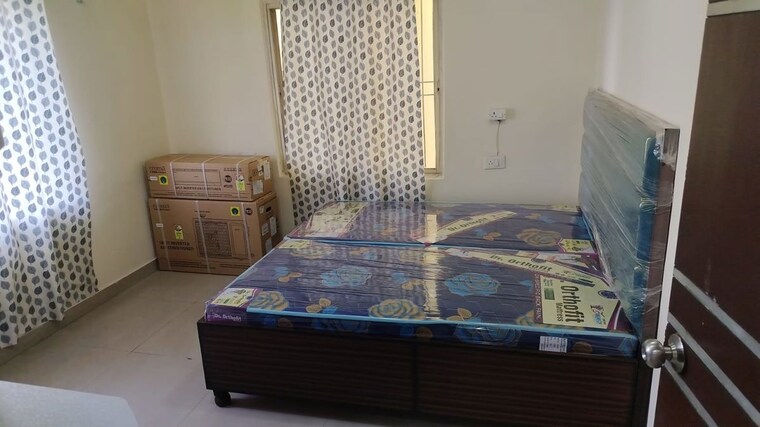 Bedroom, paramount-heritage 2 Bedroom 1300 Sq.Ft. Apartment In Ambala Highway Zirakpur 10466363