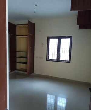 Room in 2 BHK Builder Floor at Perungalathur – for Sale
