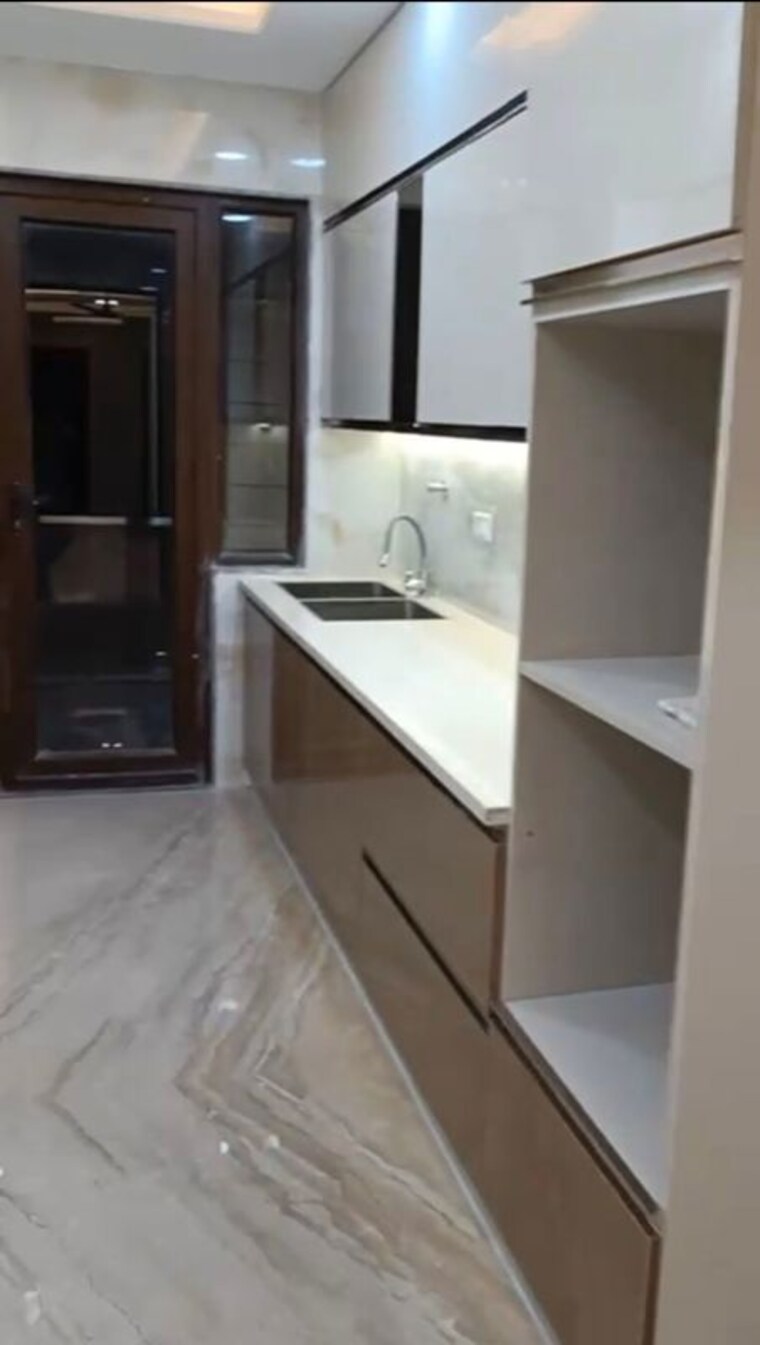 Kitchen, sector 27 4 Bedroom 2500 Sq.Ft. Builder Floor In Sector 27 Gurgaon 10466392