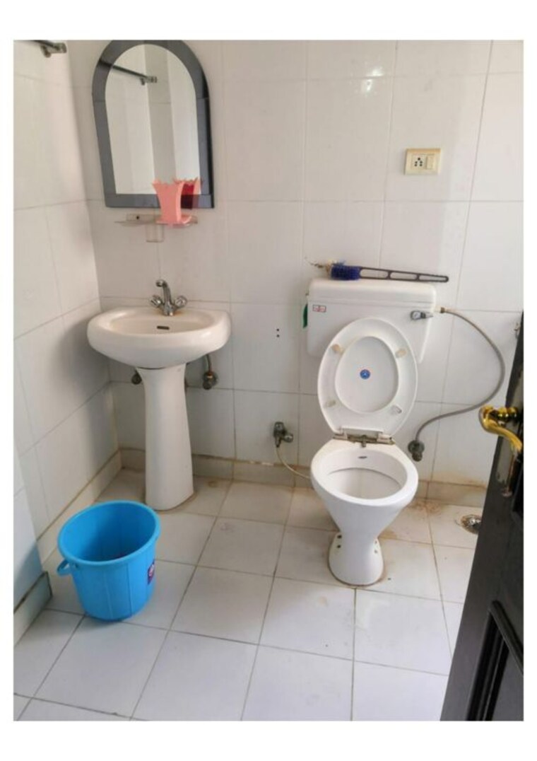 Washroom, sector 12 dwarka Pg For Boys & Girls In Sector 12 Dwarka 10466127