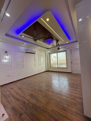 Furnished Amenities in 4 BHK Apartment at Saket – for Rent