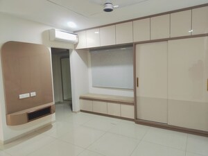 Room in 3 BHK Apartment at Aparna Zenon, Puppalaguda – for Rent