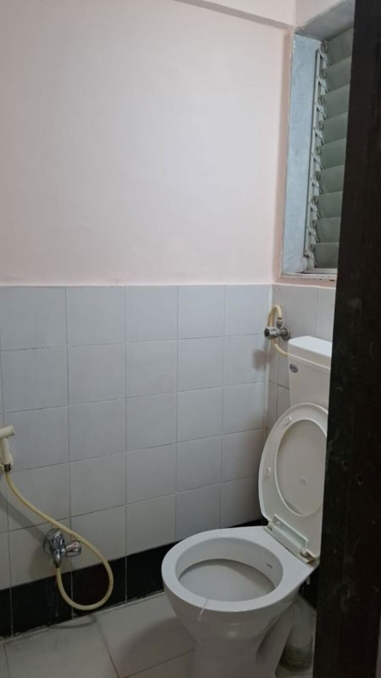 Bathroom, vasant-valley-complex 1 RK 350 Sq.Ft. Apartment In Malad East Mumbai 10466464