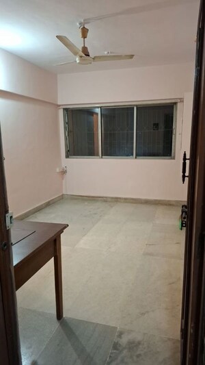 1 RK Apartment For Rent in Vasant Valley Complex, Malad East