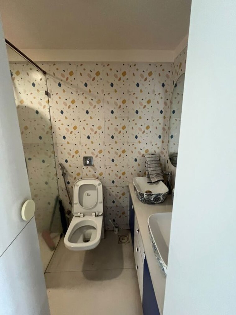 Bathroom, ekta-world-lake-primrose 3 Bedroom 1630 Sq.Ft. Apartment In Powai Mumbai 10466475
