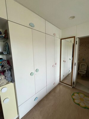 Room in 3 BHK Apartment at Ekta World Lake Primrose, Powai – for Rent
