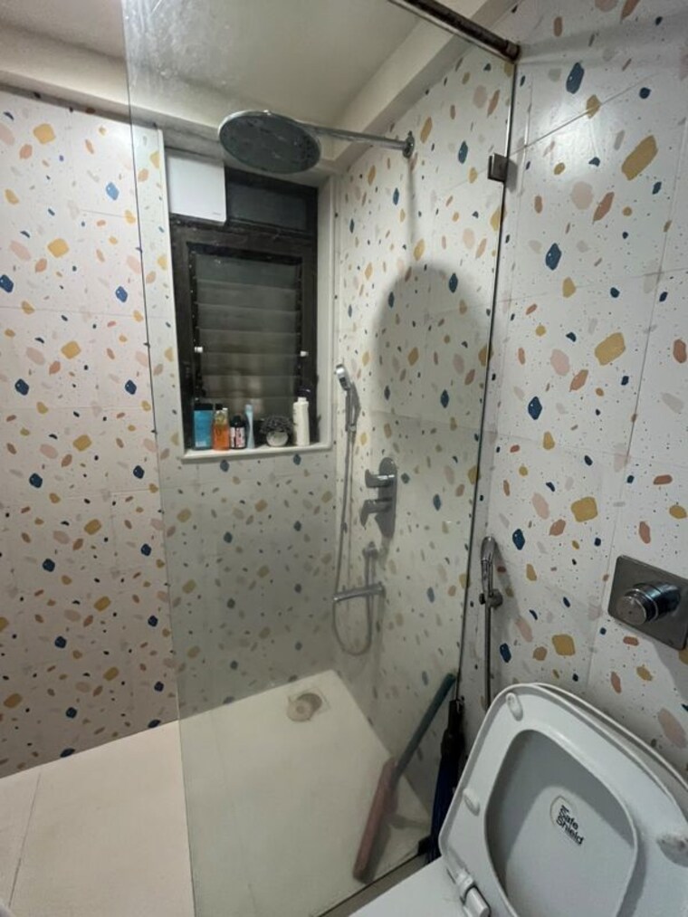Bathroom, ekta-world-lake-primrose 3 Bedroom 1630 Sq.Ft. Apartment In Powai Mumbai 10466475