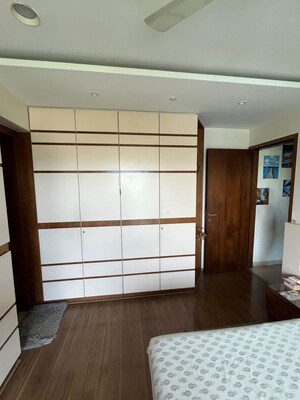 Room in 3 BHK Apartment at Ekta World Lake Primrose, Powai – for Rent
