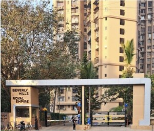 2 BHK Apartment For Rent in Ajmera Beverly Hills and Royal Empire, Andheri West