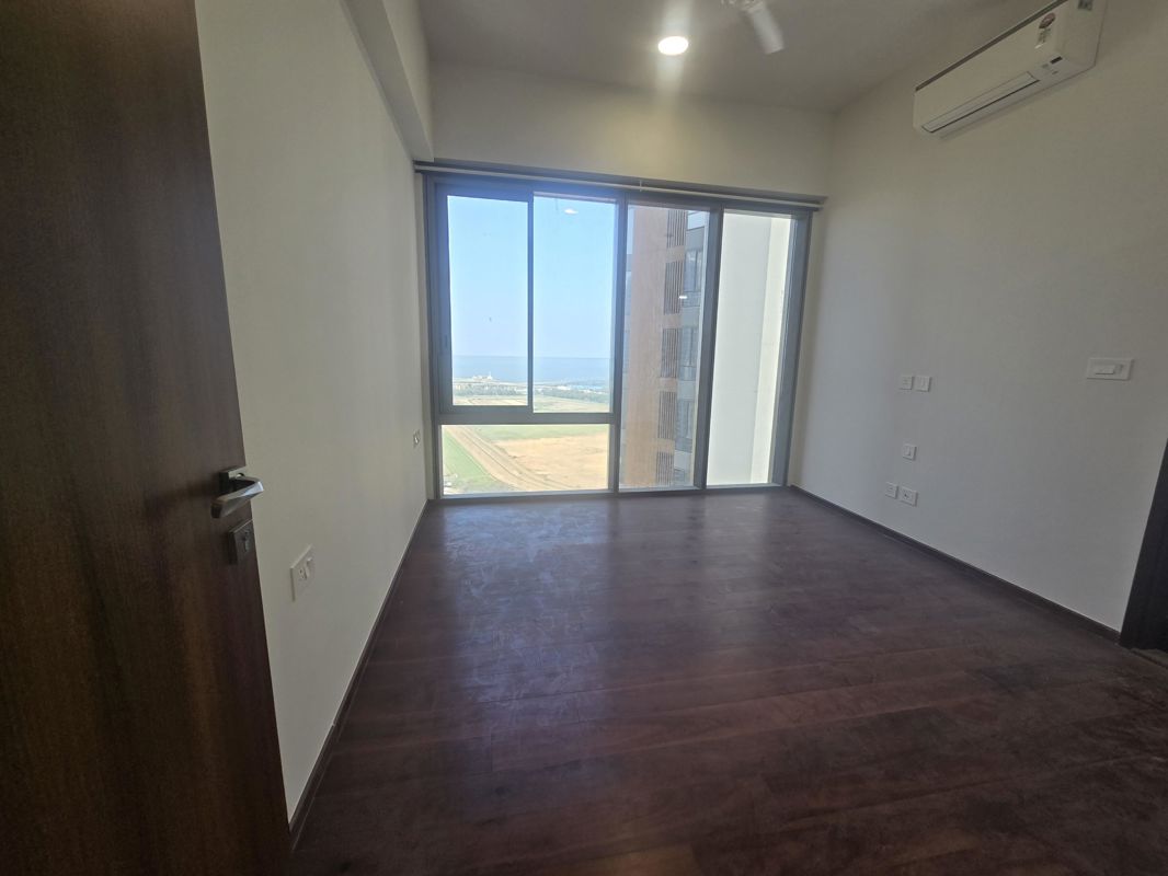 4 BHK + Servant Room,Study Room 1100 Sq.Ft. Apartment in Piramal Mahalaxmi